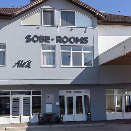 Rooms Alea Sanski Most エクステリア 写真