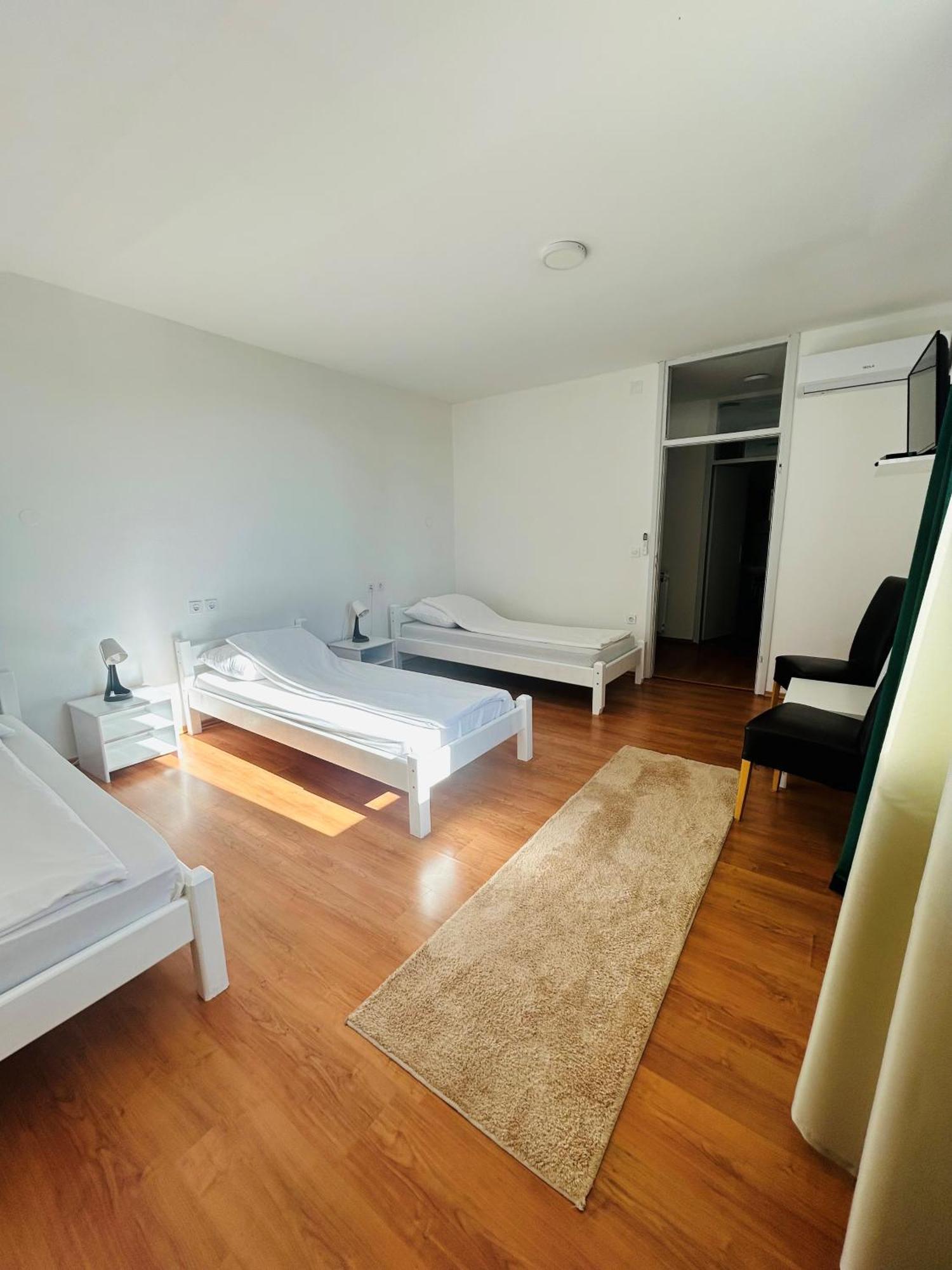 Rooms Alea Sanski Most エクステリア 写真